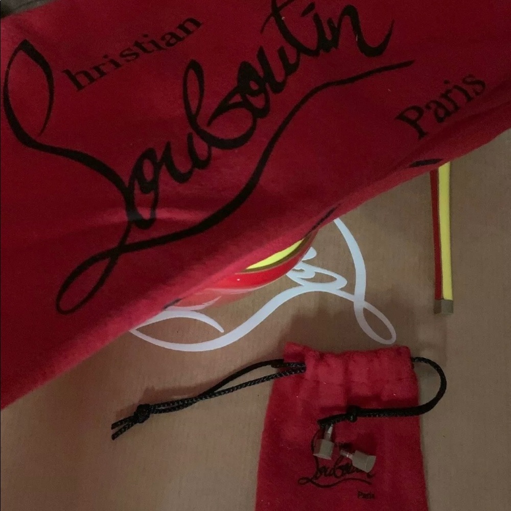 Christian Louboutin - So Kate Pumps